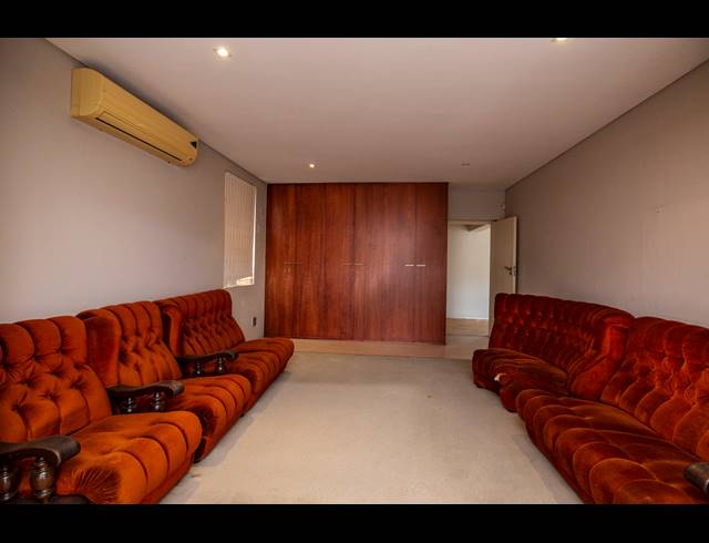 3 BEDROOM HOUSE FOR SALE IN OVERPORT